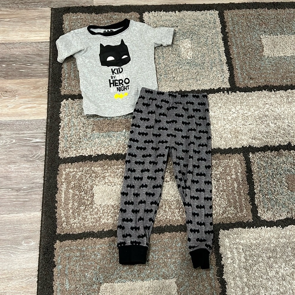 Toddler Batman pajamas size 5t in good shape!